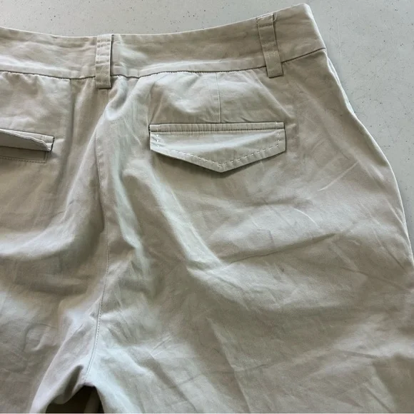 Tommy Bahama Women’s Casual Gray Bermuda Shorts - Picture 8 of 10